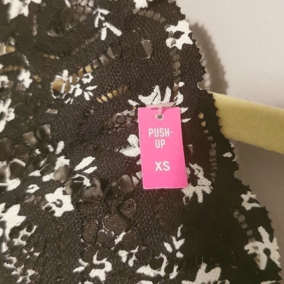 PINK Victoria's Secret Bra High Neck Halter Extra Small New - Picture 3 of 8